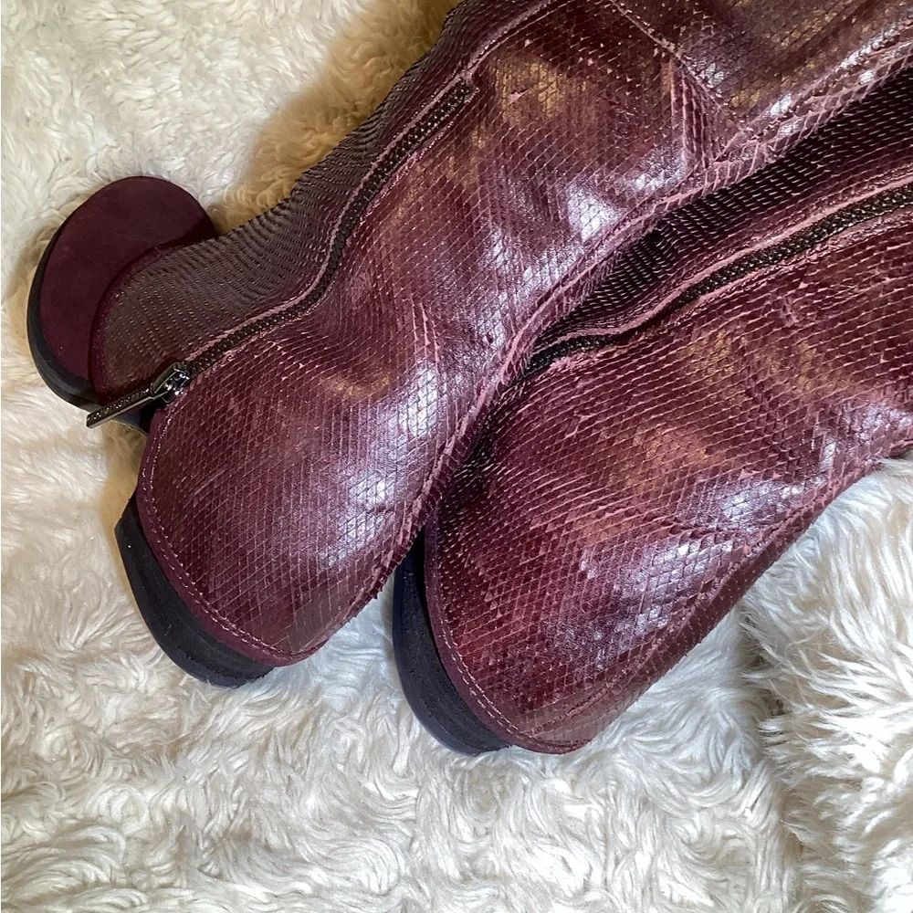 Donald J.Pliner Devi Burgundy Knee-High Boots size 8